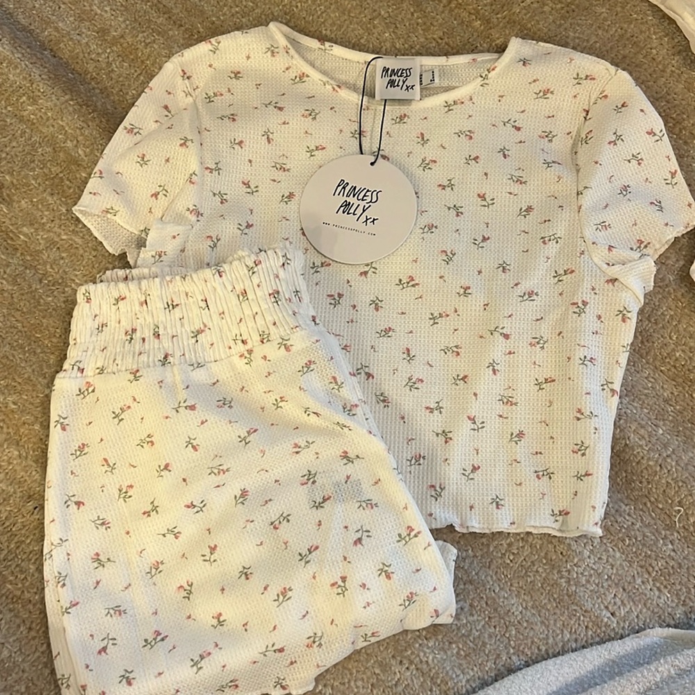 NWT floral set